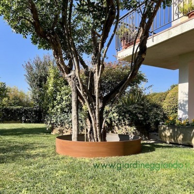 cerchio da giardino in corten dettaglio melograno